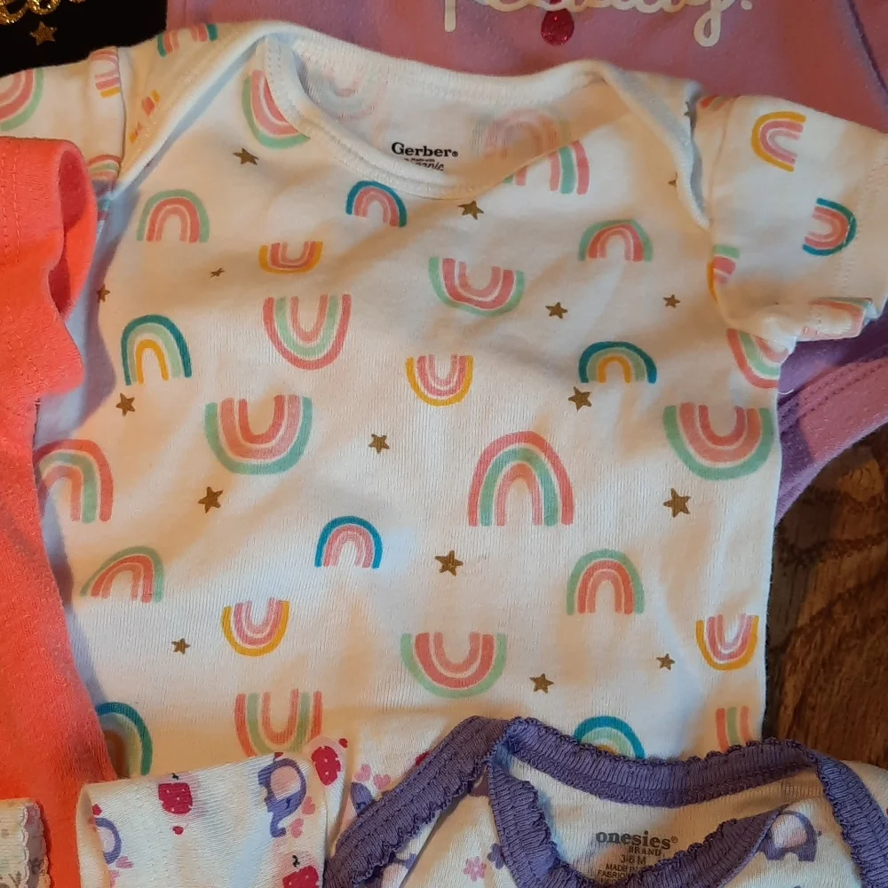 Onesies baby girl 8 piece three to six months short sleeve and one long sleeve b